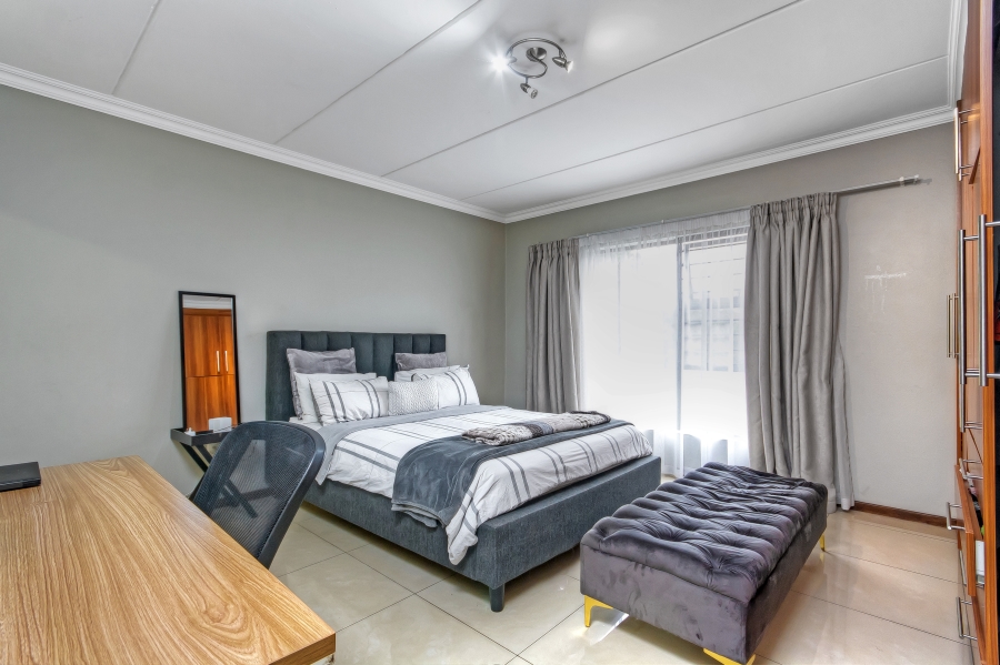 3 Bedroom Property for Sale in Barbeque Downs Gauteng