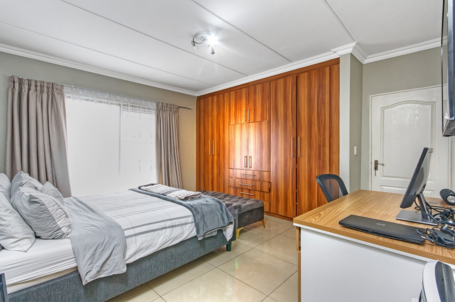 3 Bedroom Property for Sale in Barbeque Downs Gauteng