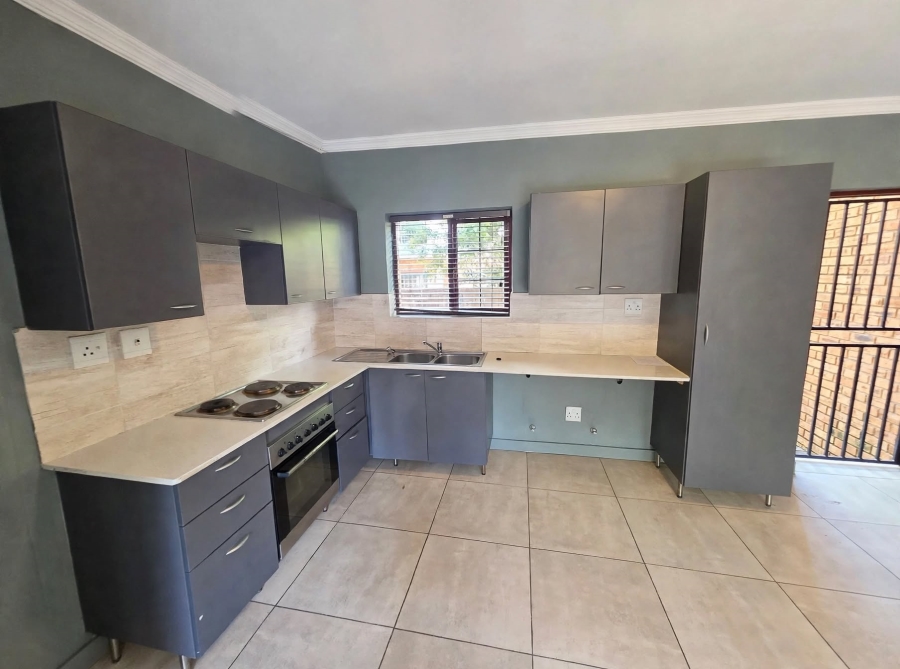 2 Bedroom Property for Sale in Blue Hills AH Gauteng