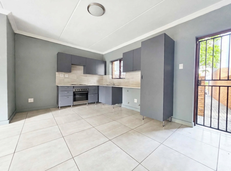 2 Bedroom Property for Sale in Blue Hills AH Gauteng