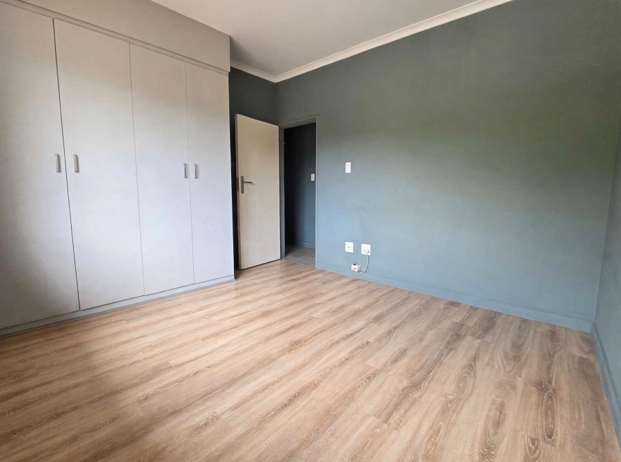 2 Bedroom Property for Sale in Blue Hills AH Gauteng