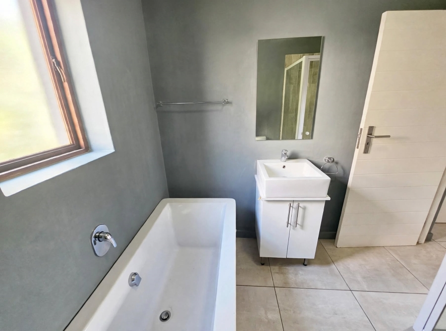 2 Bedroom Property for Sale in Blue Hills AH Gauteng