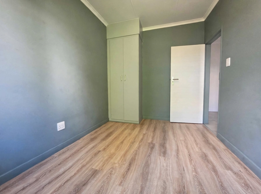 2 Bedroom Property for Sale in Blue Hills AH Gauteng