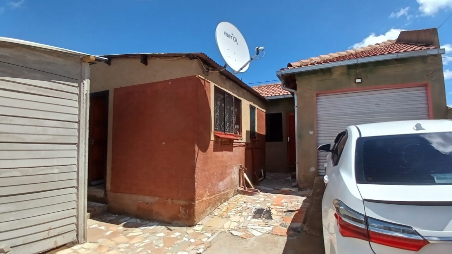 1 Bedroom Property for Sale in Mohlakeng Gauteng