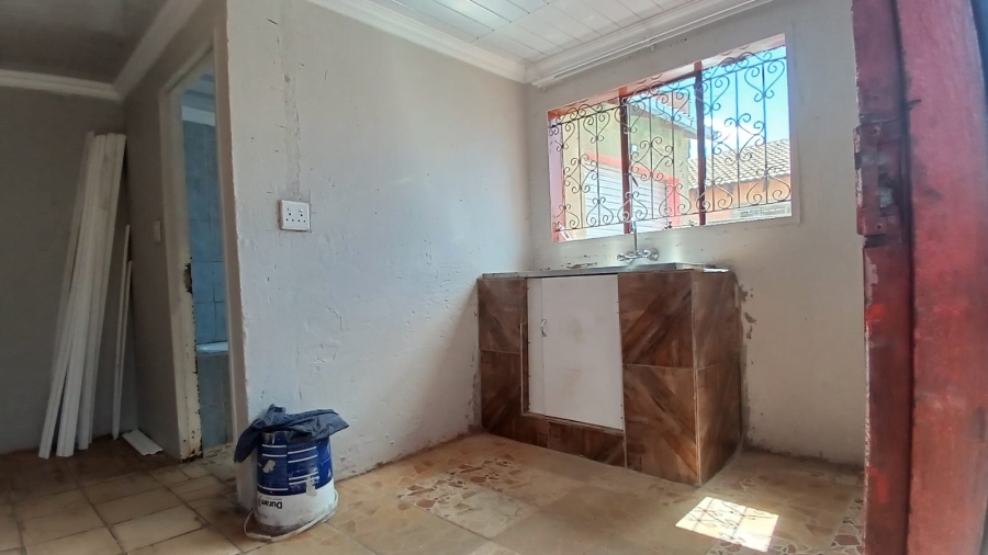 1 Bedroom Property for Sale in Mohlakeng Gauteng