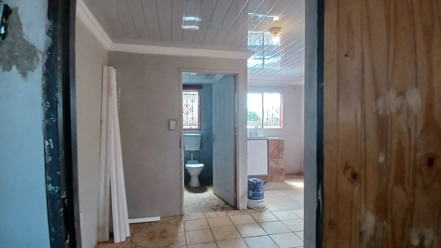 1 Bedroom Property for Sale in Mohlakeng Gauteng
