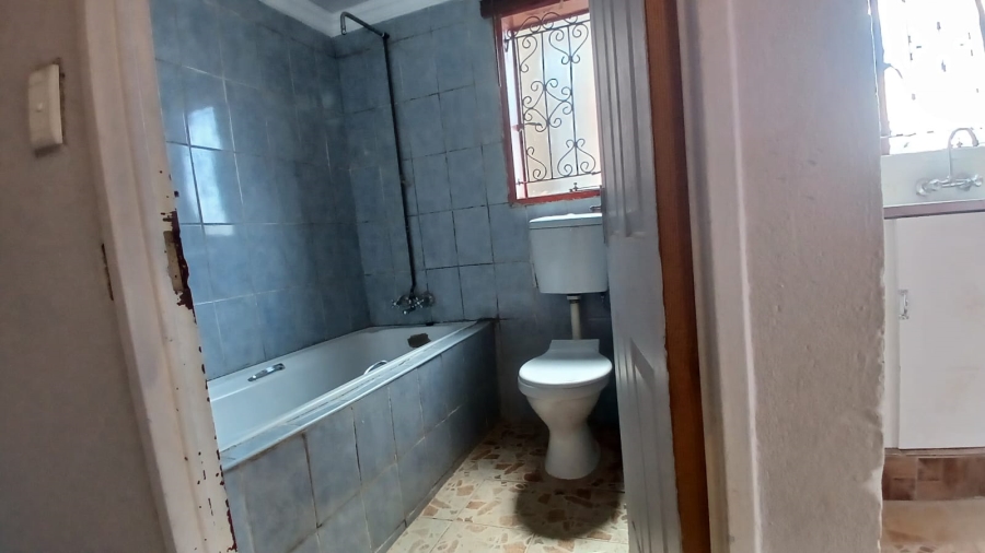 1 Bedroom Property for Sale in Mohlakeng Gauteng