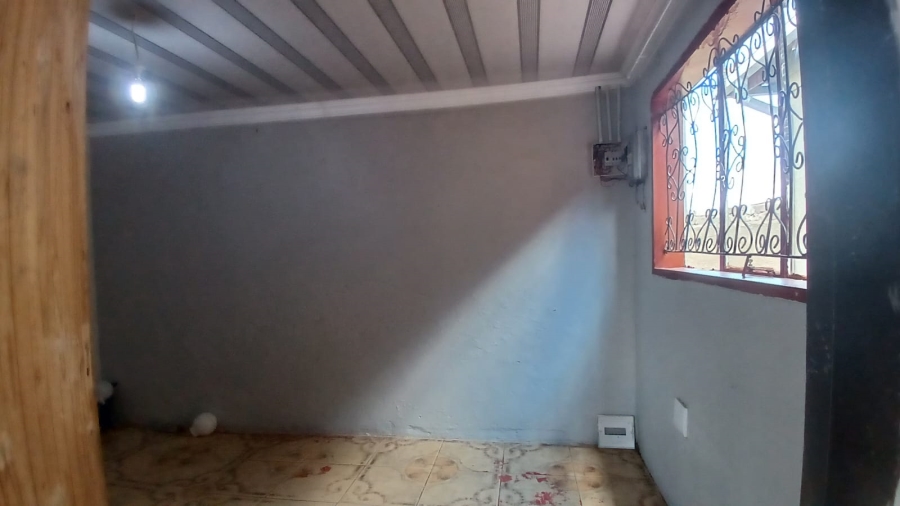 1 Bedroom Property for Sale in Mohlakeng Gauteng