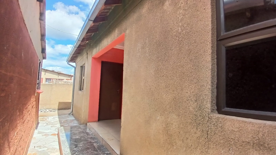 1 Bedroom Property for Sale in Mohlakeng Gauteng