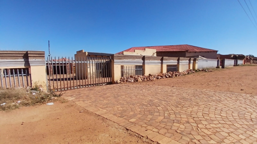 0 Bedroom Property for Sale in Mohlakeng Gauteng