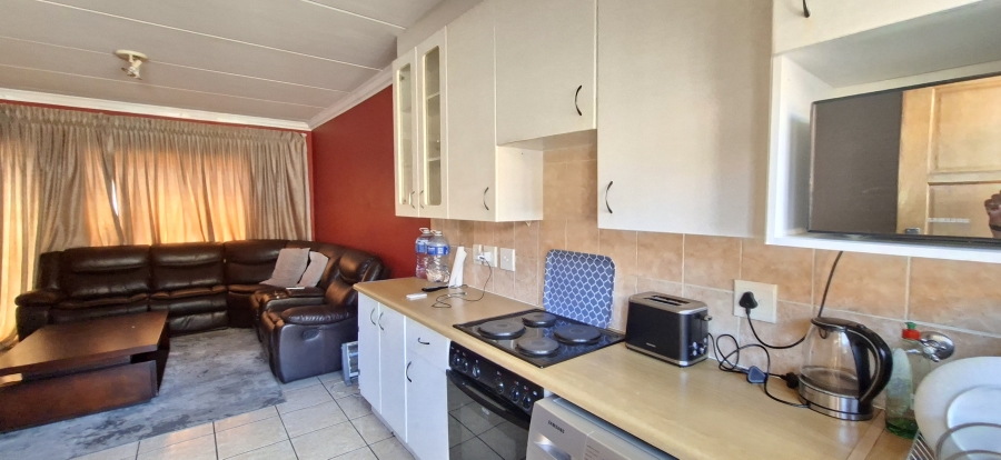 2 Bedroom Property for Sale in Kenmare Gauteng