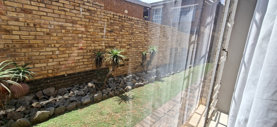 2 Bedroom Property for Sale in Kenmare Gauteng