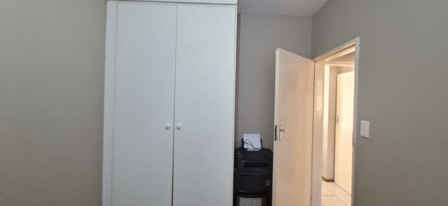 2 Bedroom Property for Sale in Kenmare Gauteng
