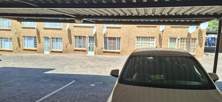 2 Bedroom Property for Sale in Kenmare Gauteng