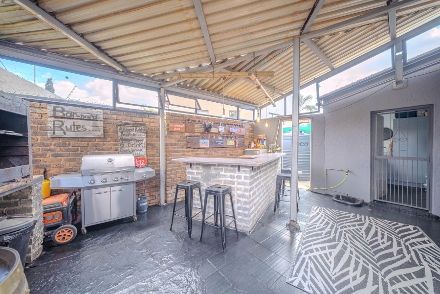 4 Bedroom Property for Sale in Moreleta Park Gauteng