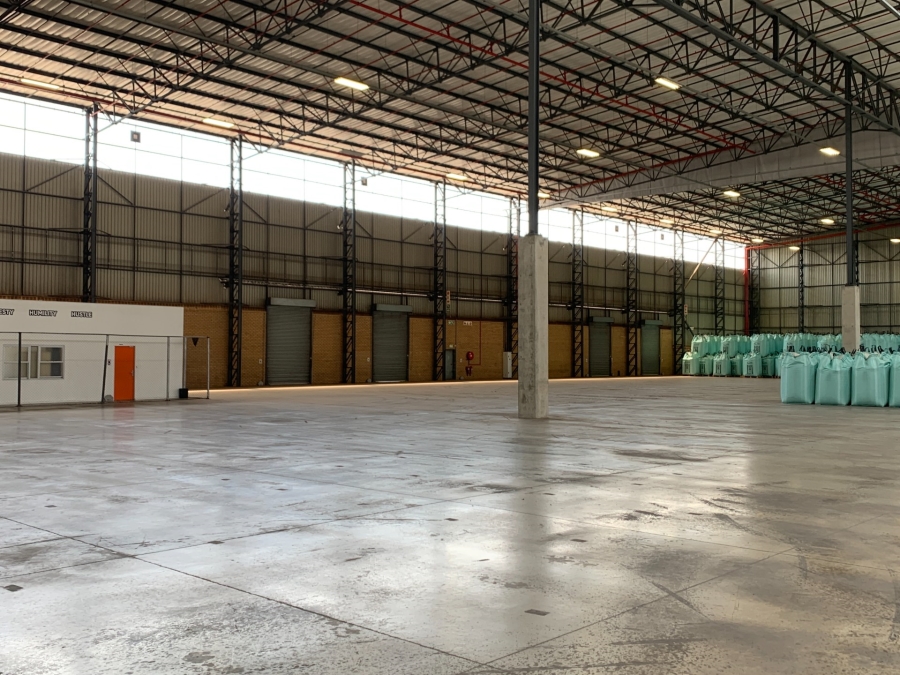 To Let Commercial Property for Rent in Gosforth Park Gauteng