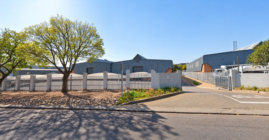 To Let Commercial Property for Rent in Rooihuiskraal Gauteng