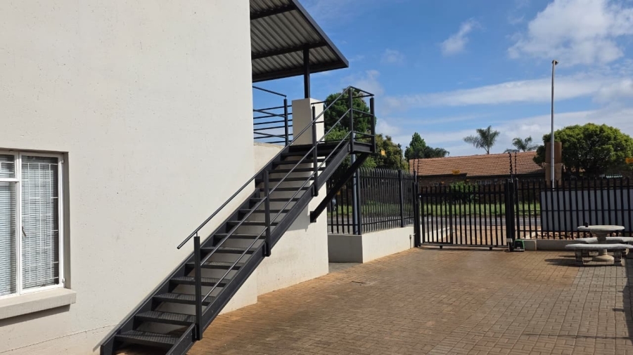 To Let Commercial Property for Rent in Wierda Park Gauteng