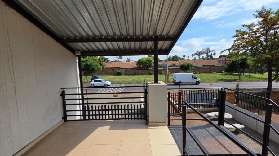 To Let Commercial Property for Rent in Wierda Park Gauteng