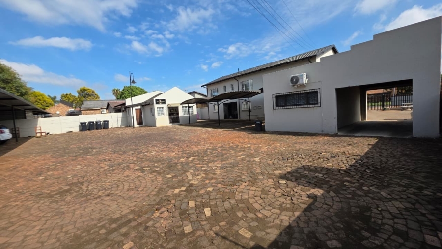 To Let Commercial Property for Rent in Wierda Park Gauteng