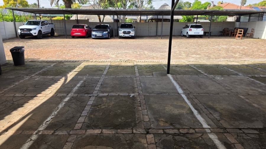 To Let Commercial Property for Rent in Wierda Park Gauteng