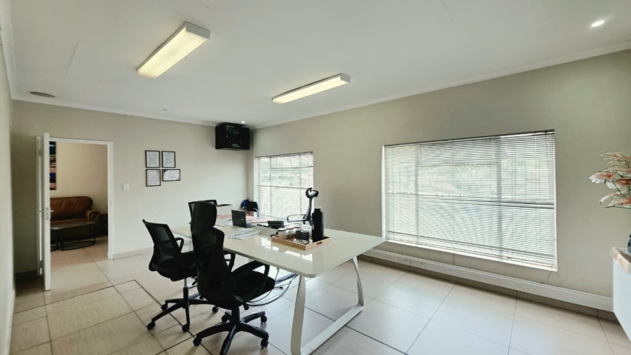 To Let Commercial Property for Rent in Wierda Park Gauteng