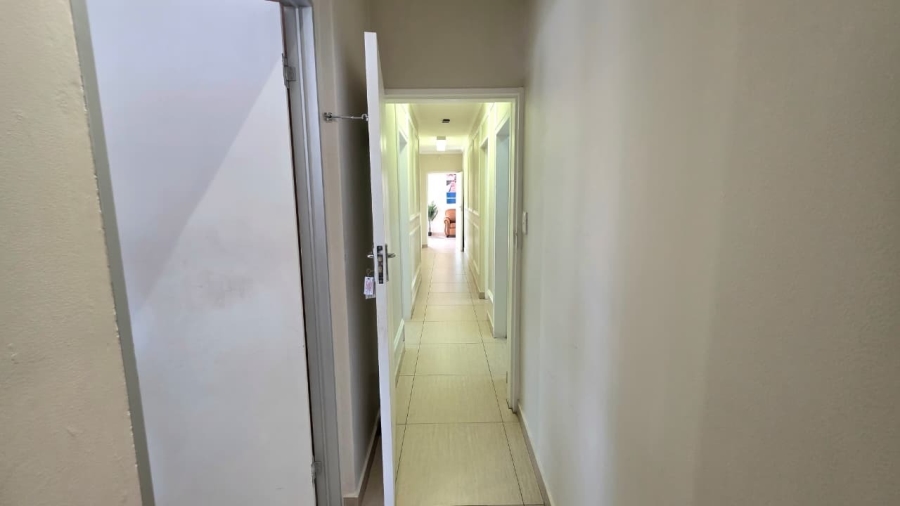 To Let Commercial Property for Rent in Wierda Park Gauteng