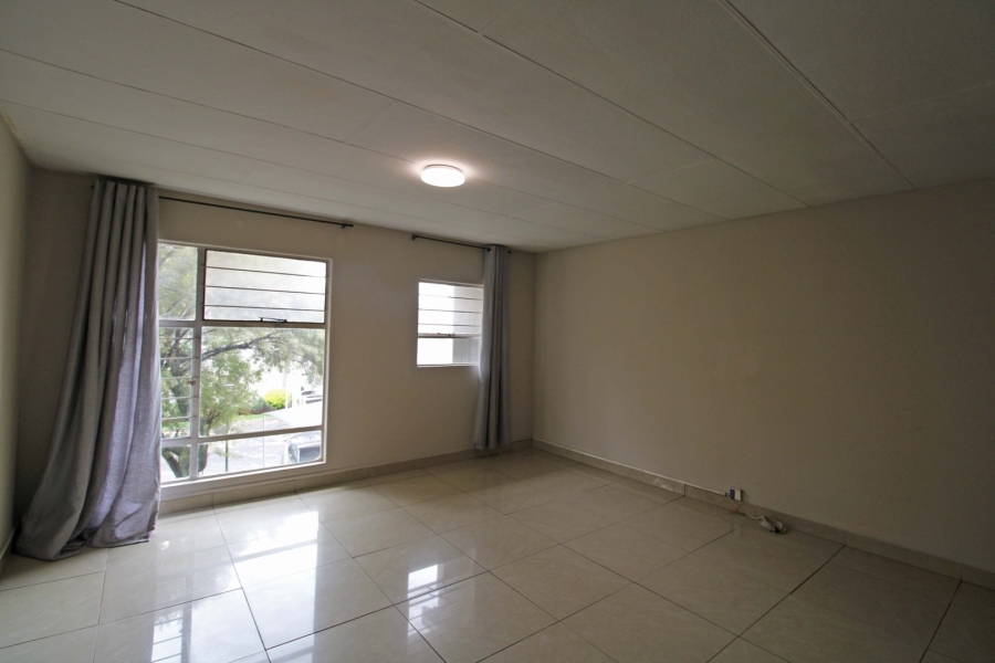 2 Bedroom Property for Sale in Vorna Valley Gauteng