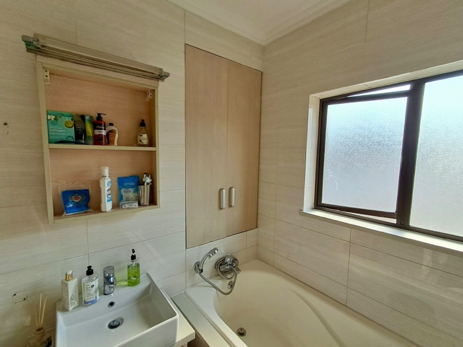 2 Bedroom Property for Sale in Halfway Gardens Gauteng