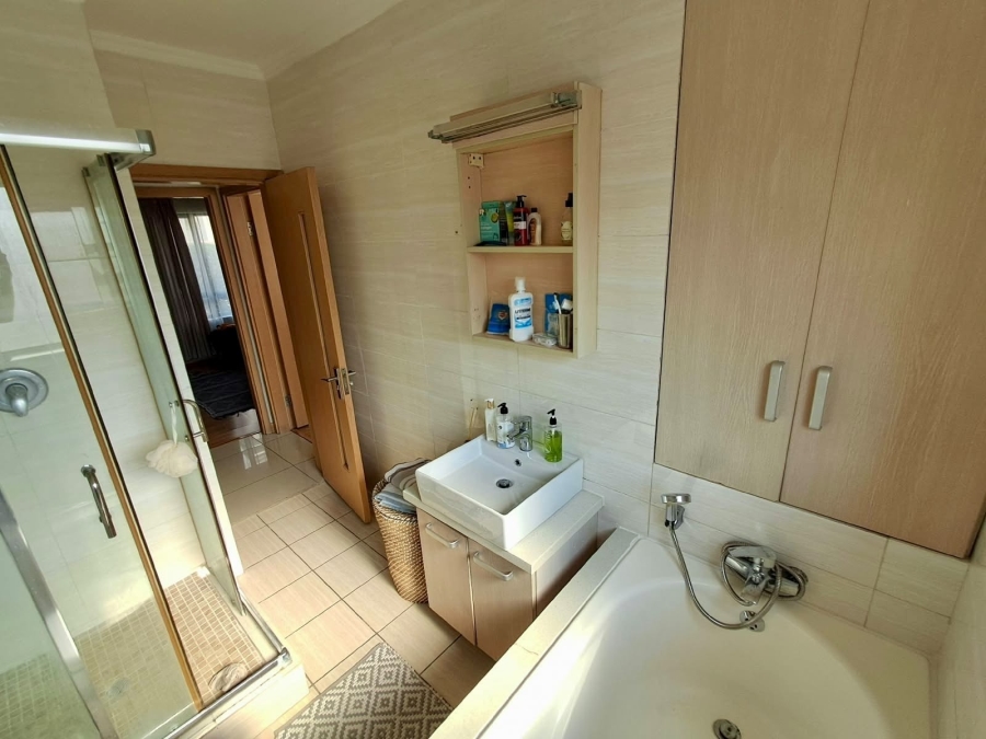 2 Bedroom Property for Sale in Halfway Gardens Gauteng