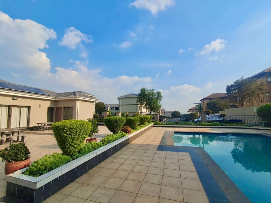 2 Bedroom Property for Sale in Halfway Gardens Gauteng