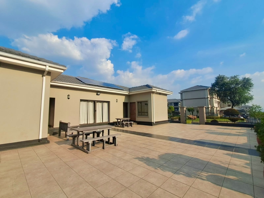 2 Bedroom Property for Sale in Halfway Gardens Gauteng