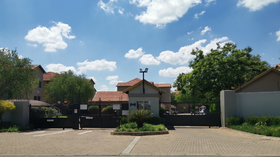 To Let 3 Bedroom Property for Rent in Pomona AH Gauteng