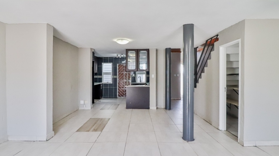 2 Bedroom Property for Sale in Oakdene Gauteng