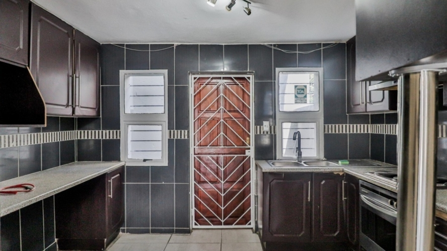 2 Bedroom Property for Sale in Oakdene Gauteng