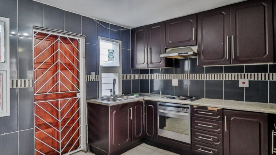 2 Bedroom Property for Sale in Oakdene Gauteng