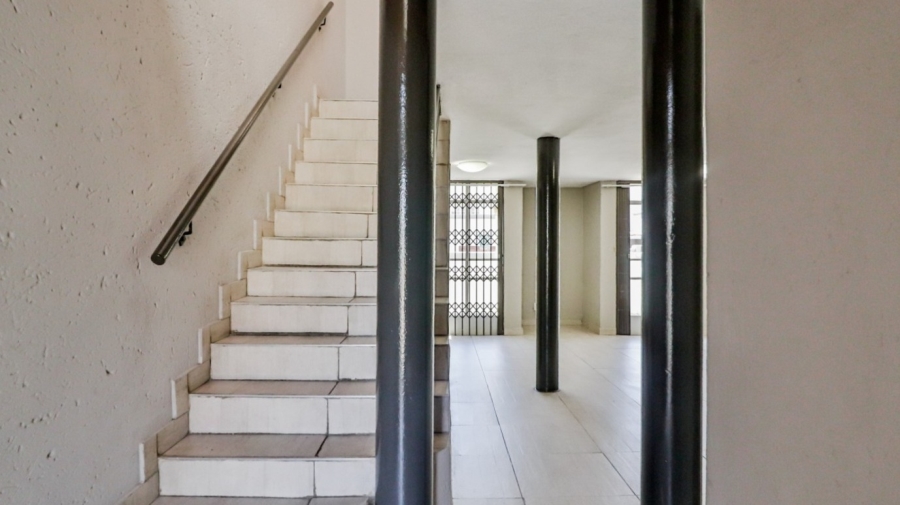 2 Bedroom Property for Sale in Oakdene Gauteng