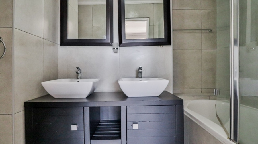 2 Bedroom Property for Sale in Oakdene Gauteng