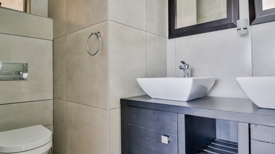 2 Bedroom Property for Sale in Oakdene Gauteng