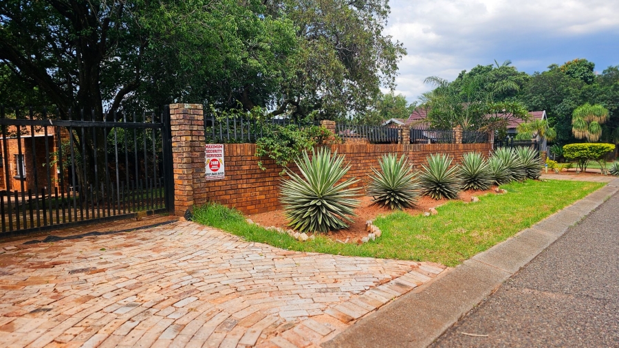 4 Bedroom Property for Sale in Florauna Gauteng