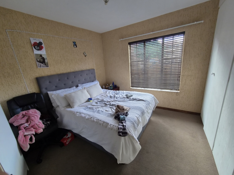 2 Bedroom Property for Sale in Die Hoewes Gauteng