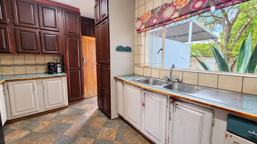 4 Bedroom Property for Sale in Elardus Park Gauteng