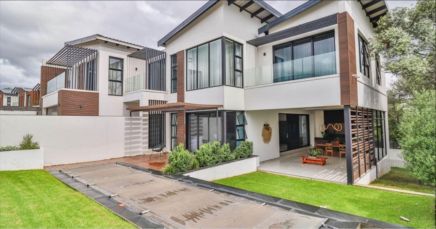 4 Bedroom Property for Sale in Helderfontein Estate Gauteng