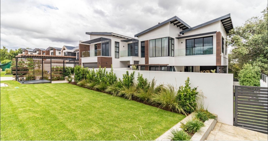 4 Bedroom Property for Sale in Helderfontein Estate Gauteng