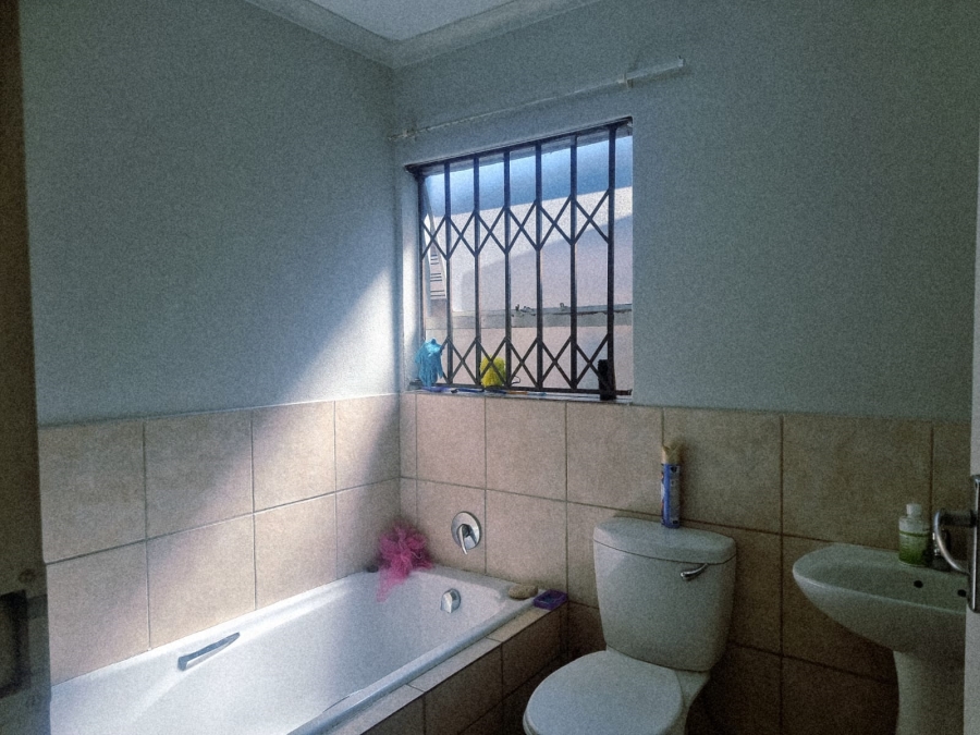 2 Bedroom Property for Sale in Fleurhof Gauteng