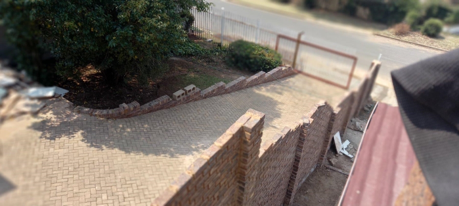 8 Bedroom Property for Sale in Noordheuwel Gauteng