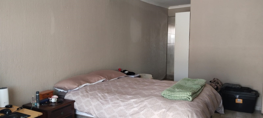 8 Bedroom Property for Sale in Noordheuwel Gauteng