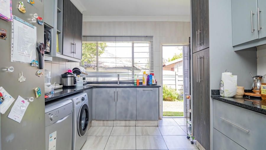 4 Bedroom Property for Sale in Glen Marais Gauteng