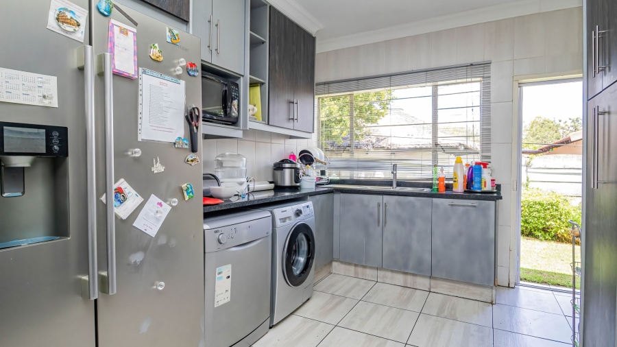 4 Bedroom Property for Sale in Glen Marais Gauteng