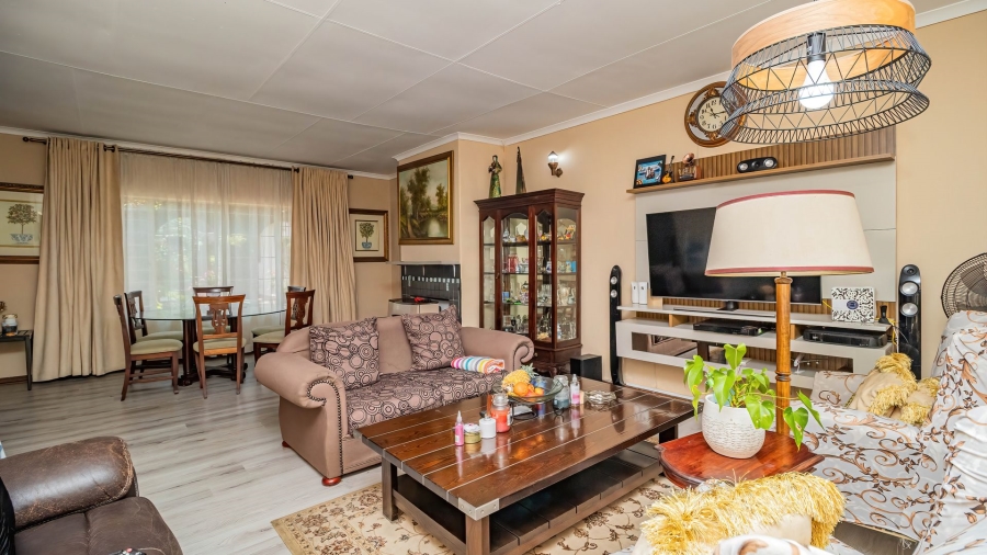 4 Bedroom Property for Sale in Glen Marais Gauteng
